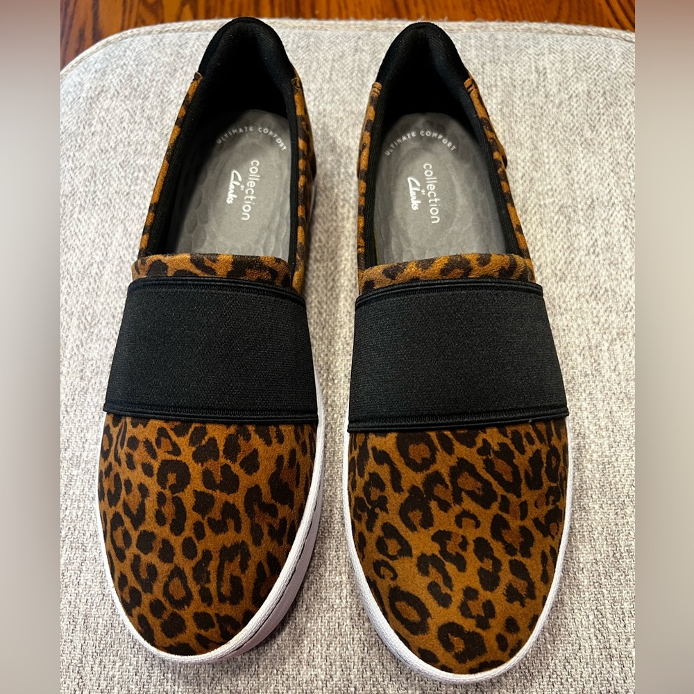 Clarks slip on shoe/sneaker